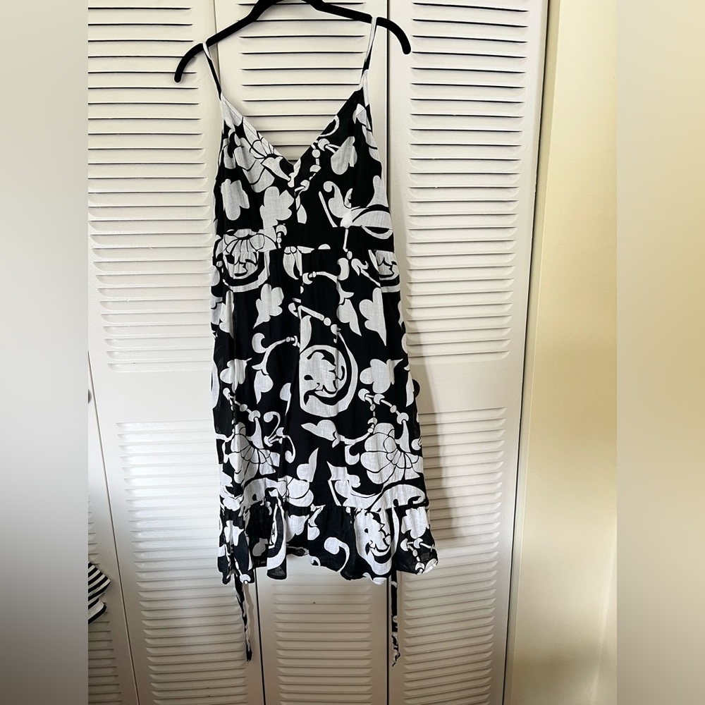 Old Navy Black and White Floral Midi Dress